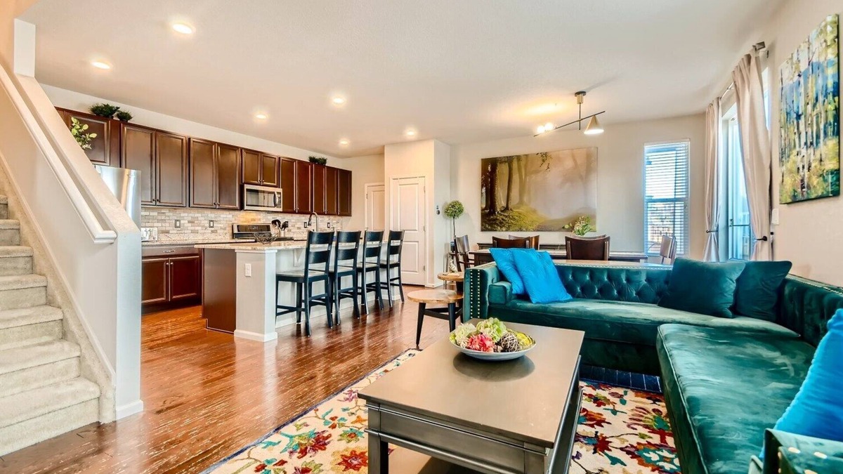 The Meadows House | Charming 3-bedroom house with 2 offices, AC and WiFi in welcoming Castle Rock