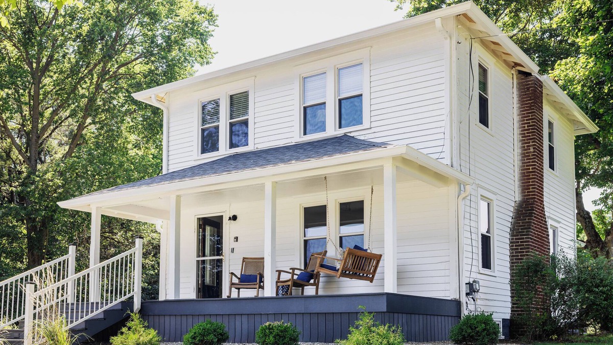 Greencastle Other | Charming 3-bedroom farmhouse in marvelous Greencastle near DePauw University