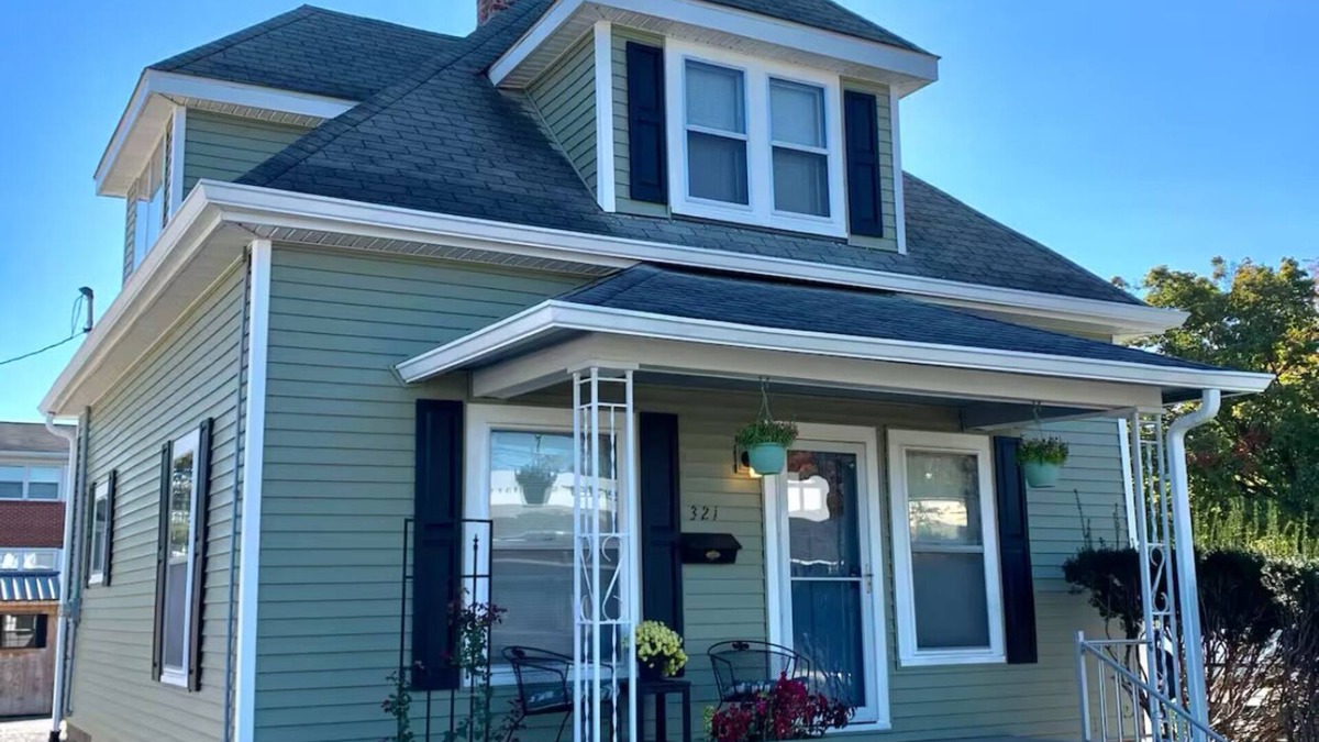 Greencastle House | Charming 3-bedroom house in beautiful Greencastle near DePauw campus