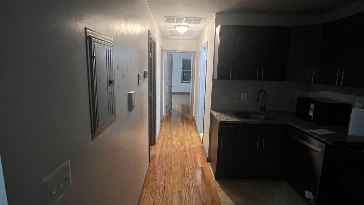 Jersey City Apartment | Charming 3-bedroom apartment with AC, WiFi in delightful Jersey City
