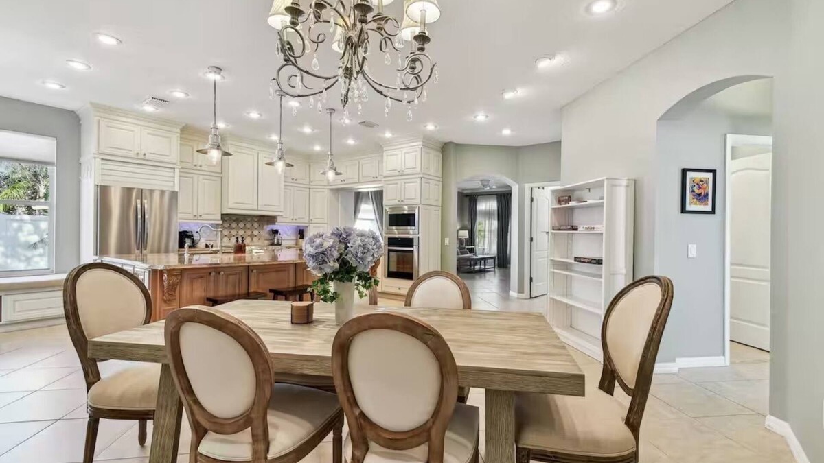 Stagecoach Village House | Charming 3-bedroom Centrally Located Luxury Home in Land o Lakes