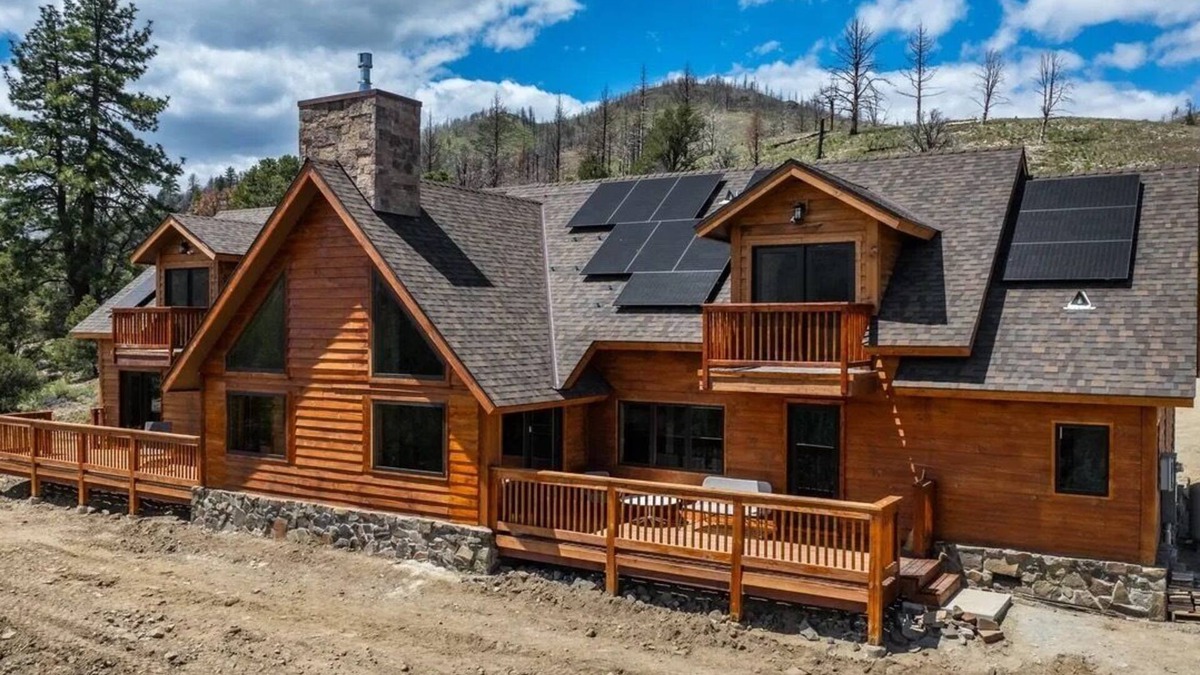 Markleeville Ski Chalet | Charming 3-bedroom large and spacious Mountain Chalet. Family Friendly.