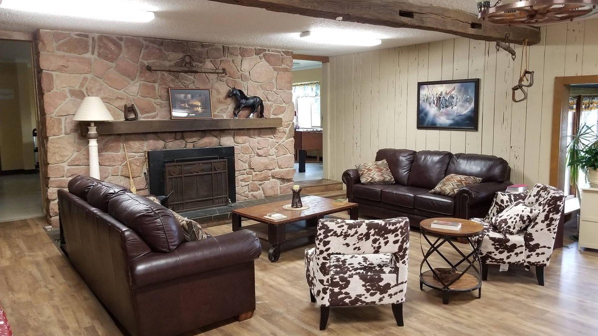 Marshalltown Cabin | Charming 3-bedroom lodge at Wolfe Ranch of Marshalltown