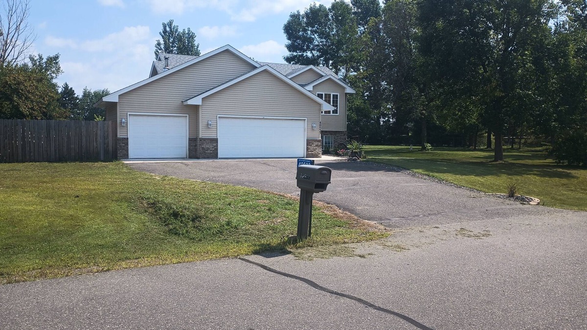 North Branch House | Charming 3-bedroom house in tranquil North Branch with AC
