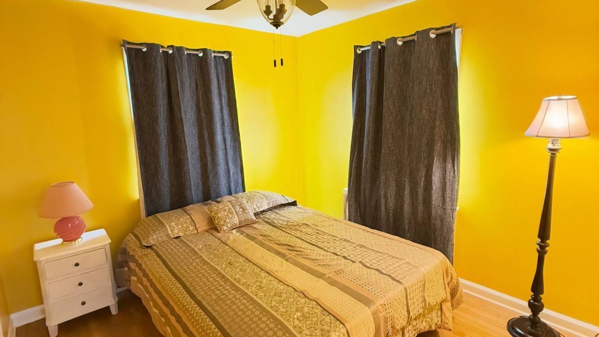 Hopelawn House | Charming 3-bedroom house with WiFi and AC in Perth Amboy