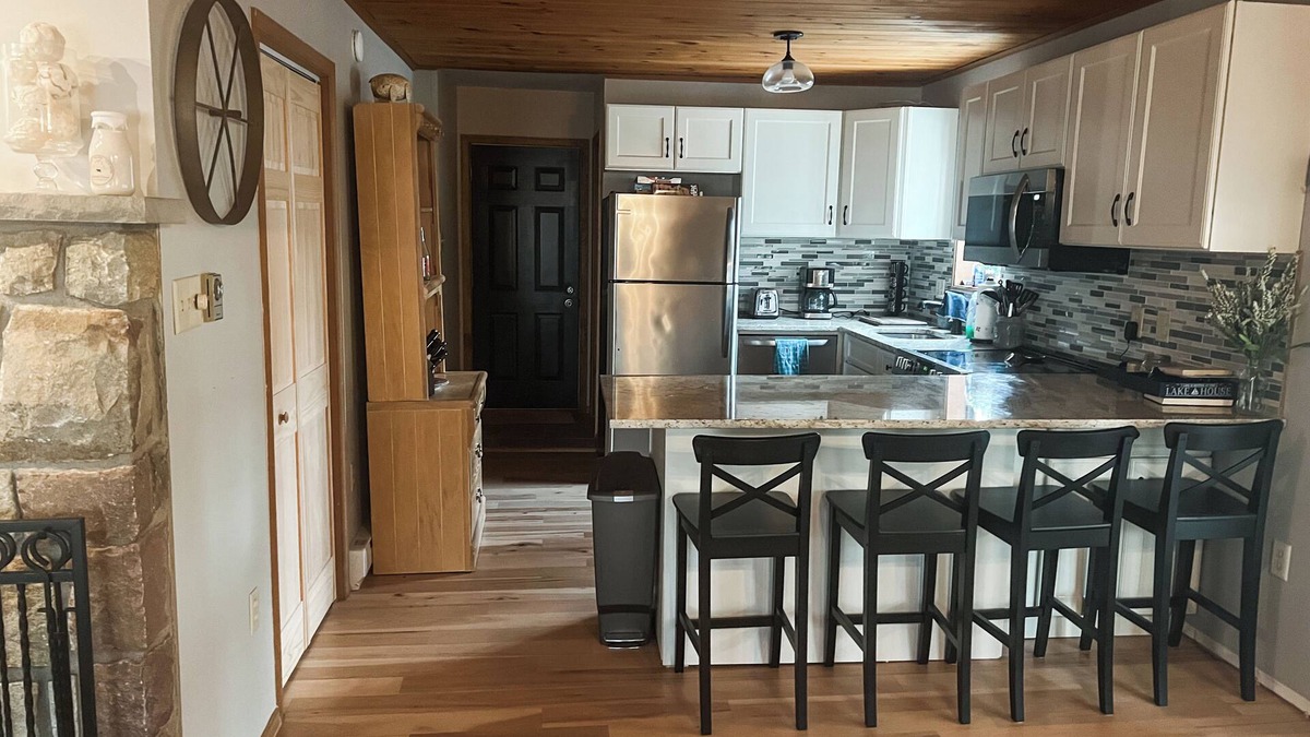 Thornhurst House | Charming 3-bedroom home away from home in Pocono Lake
