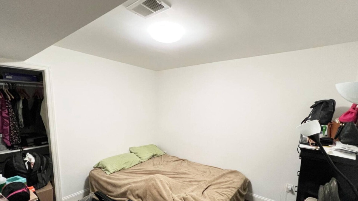 Roselle Park Apartment | Charming 3-bedroom apartment in lovely Roselle Park- 4 mins from NYC Bus Station