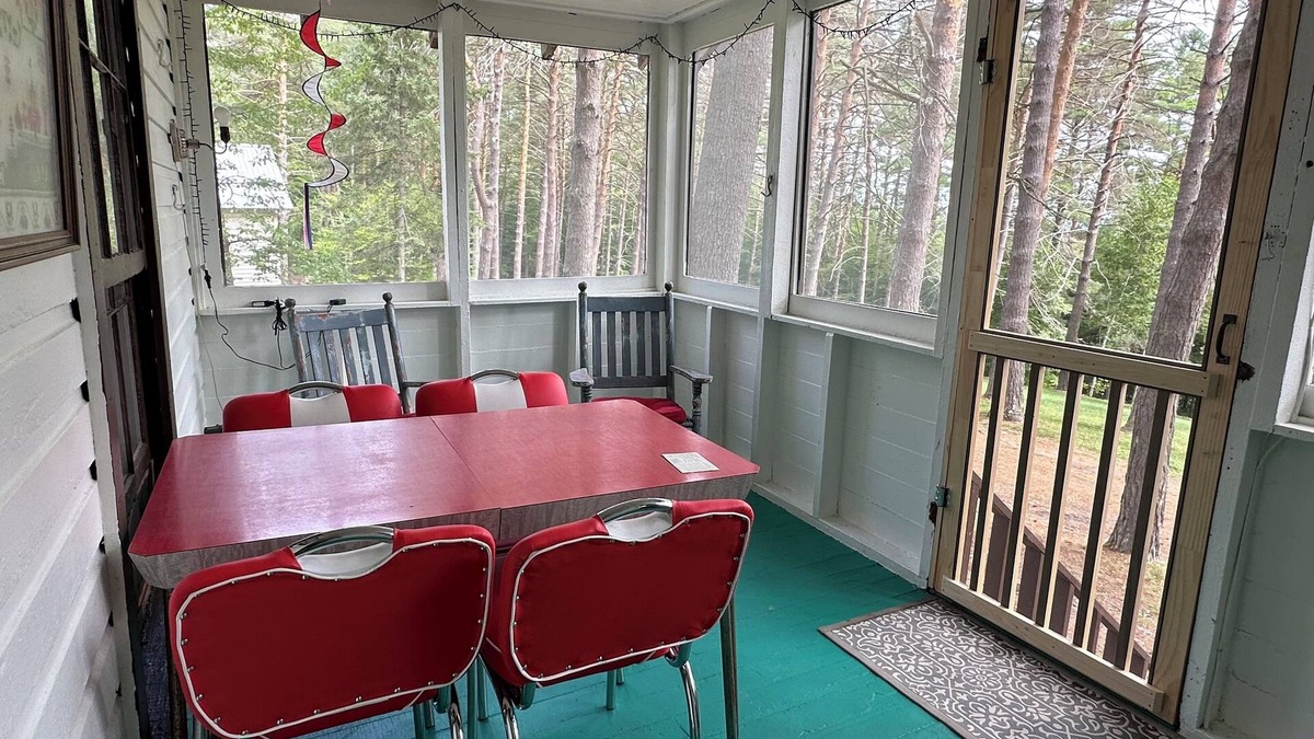 Schroon Lake Cottage | Charming 3-bedroom cottage with AC and WiFi in Schroon Lake. Dog friendly.