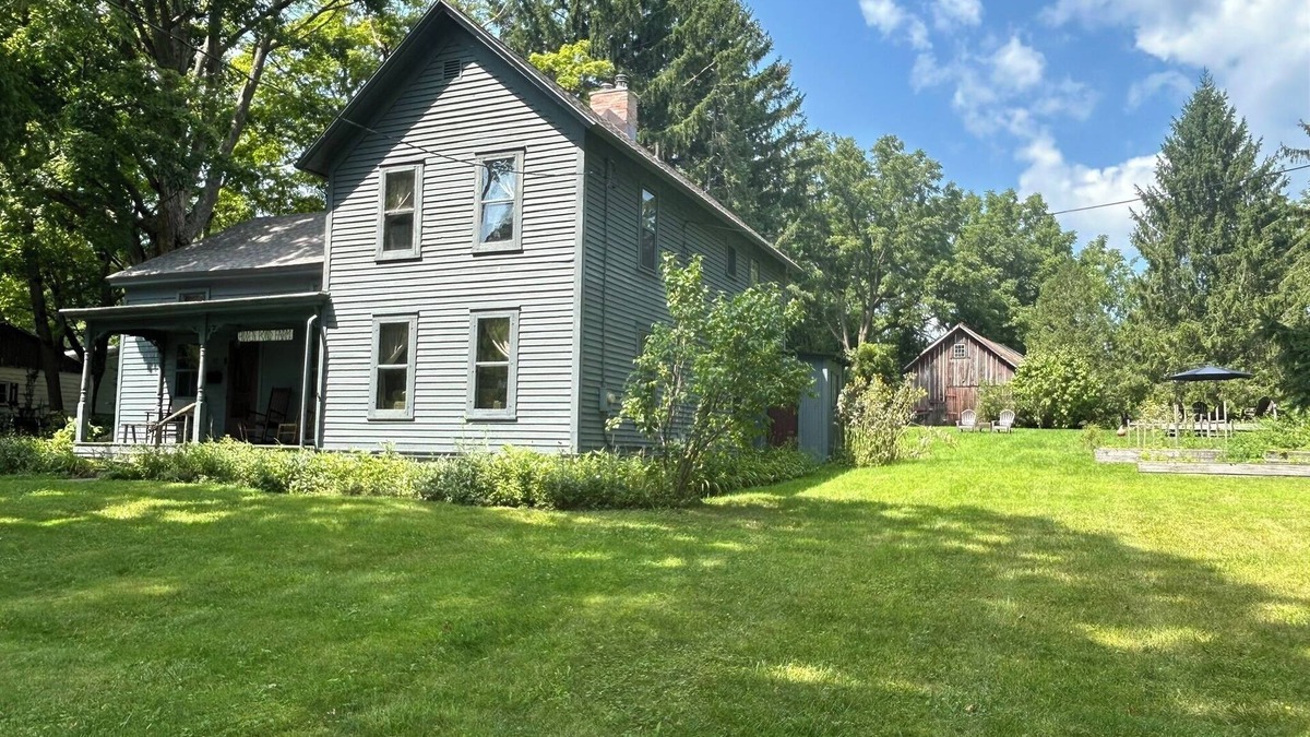 Skaneateles Other | Charming 3-bedroom farmhouse in welcoming Skaneateles, short walk to village.