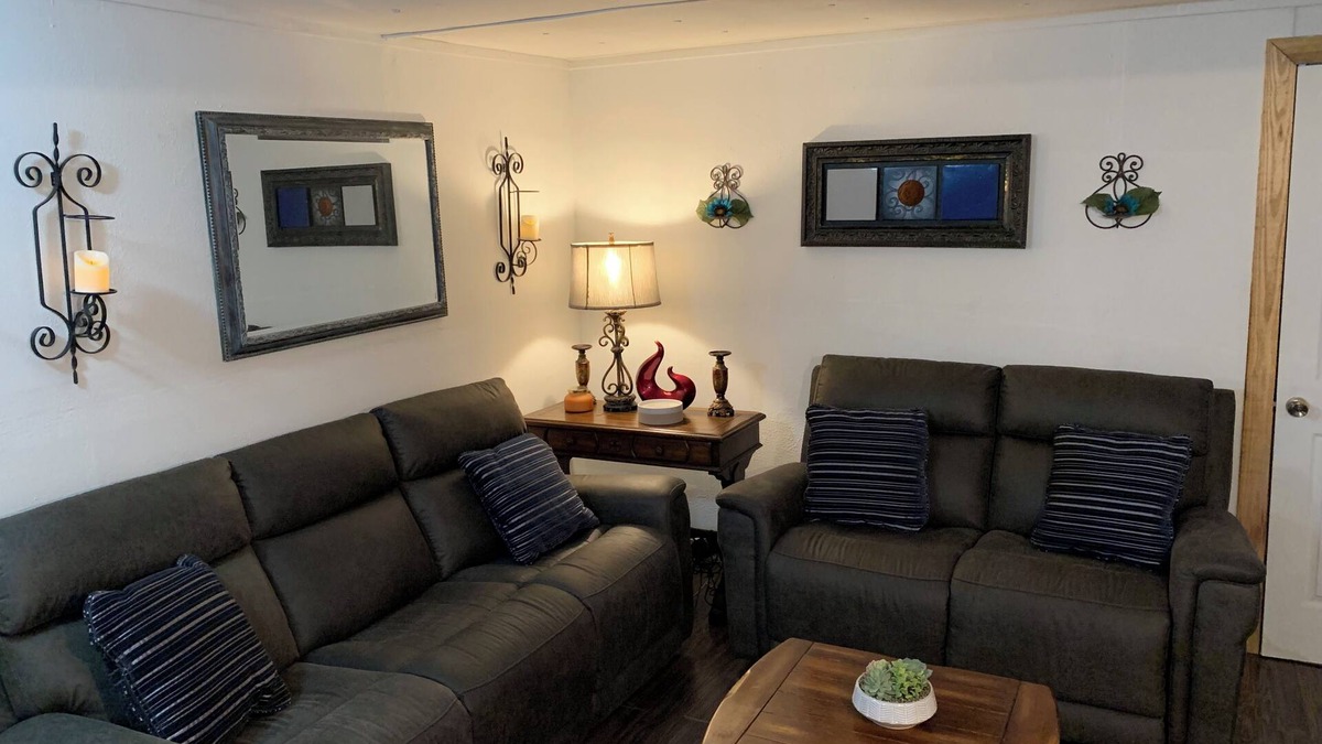 Morgan Mill House | Charming 3-bedroom mobile home with Starlink WiFi in serene area of Stephenville