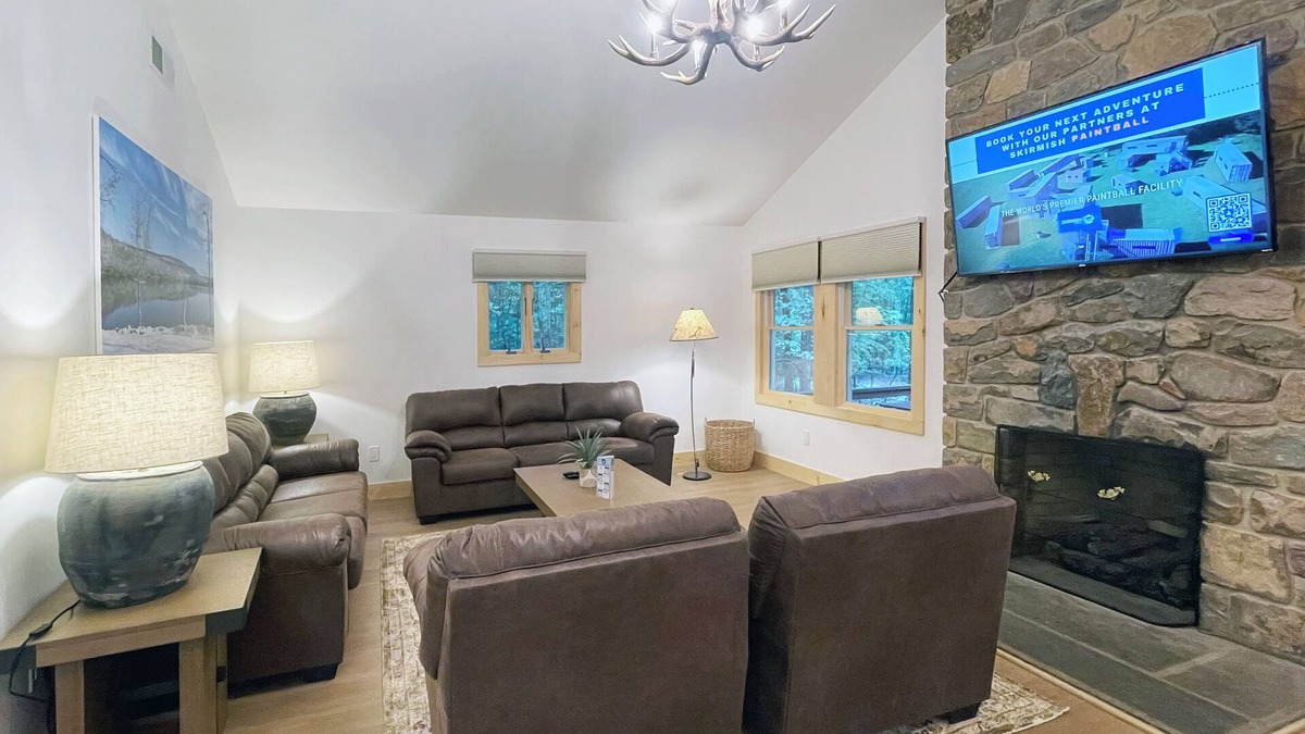 Reeders Cabin | Charming 3 Bedroom Cabin in the Poconos on Private Resort