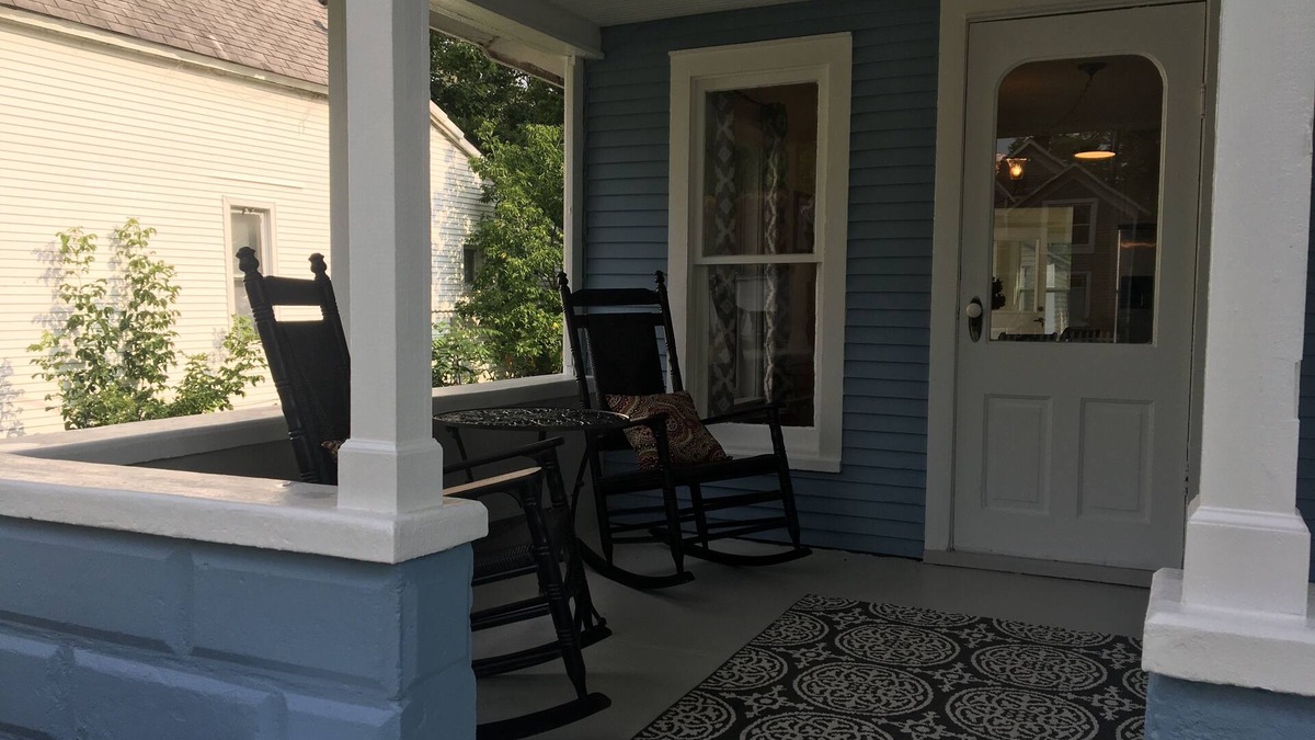 Williamsburg House | charming 3 bedroom house in quiet neighborhood 3 miles to horse show by the bay
