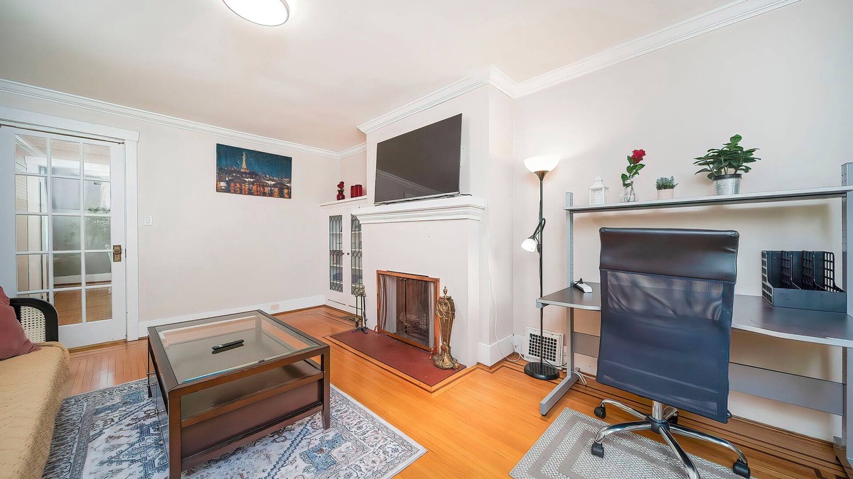 Dunbar Villa | Charming 3-bedroom villa with WiFi and AC in amazing Vancouver