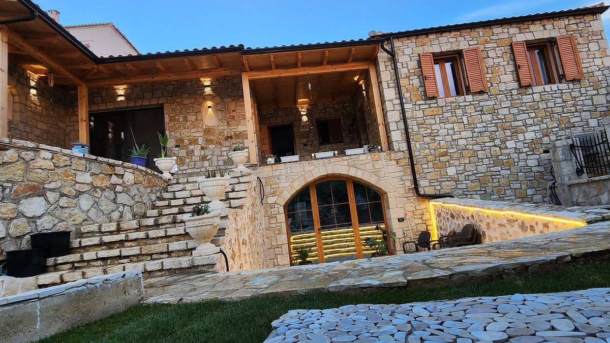Dhermi Villa | Charming 3-bedroom villa with AC, WiFi, in serene Dhërmi