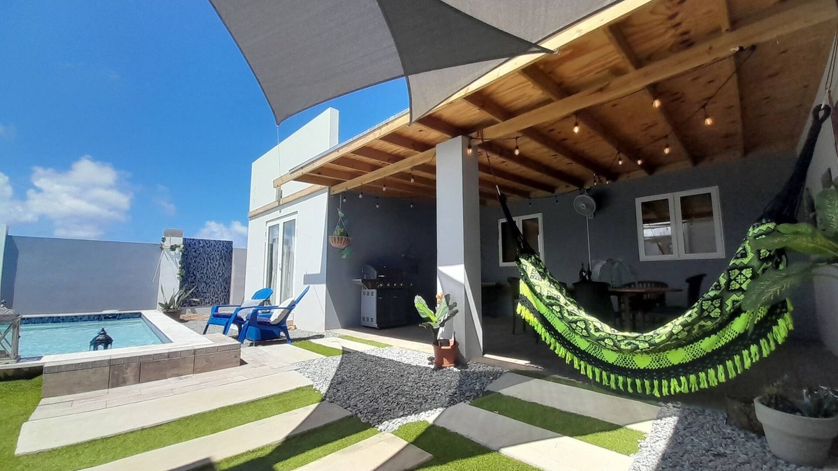 Sabana Liber Villa | Charming 3-bedroom villa with private pool, great alarm system, WiFi, hot water!