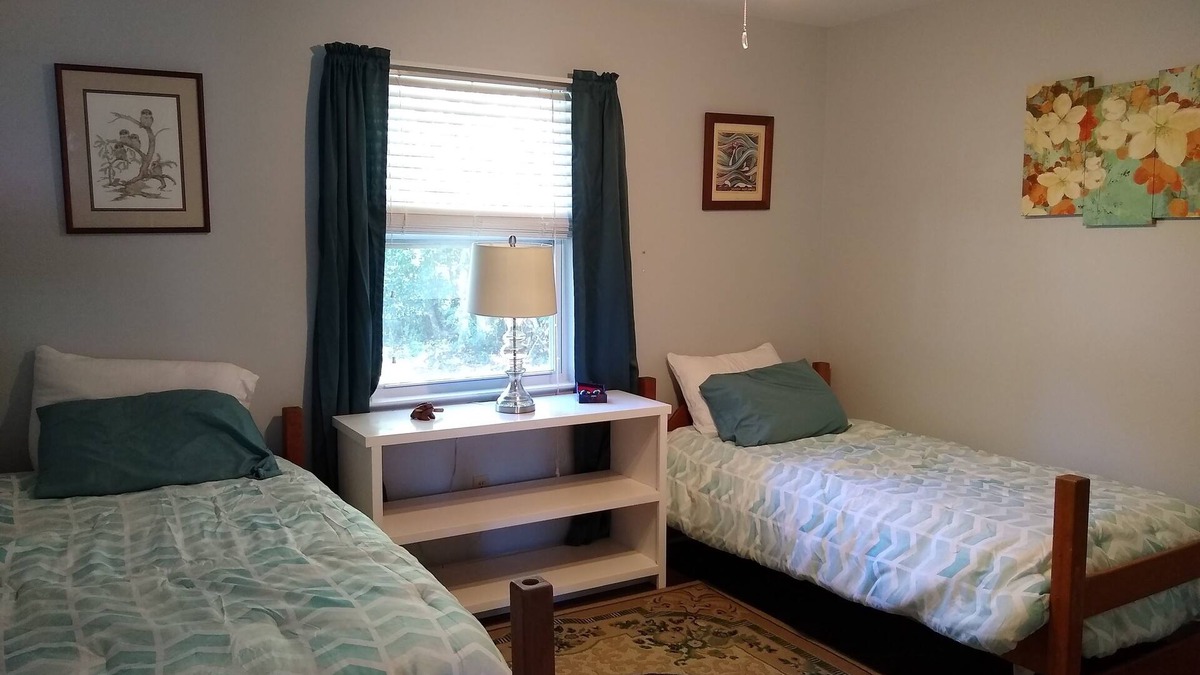 Fairhope House | Charming 3 BR/2 BA 1.5 miles to Downtown Fairhope!