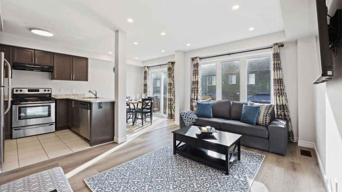 Durham Region House | Charming 3-Br Home in Oshawa N.