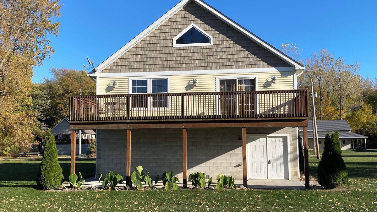 Put-in-Bay House | Charming 3-BR house w/golf, pool, WiFi, AC at pet friendly Middle Bass Island