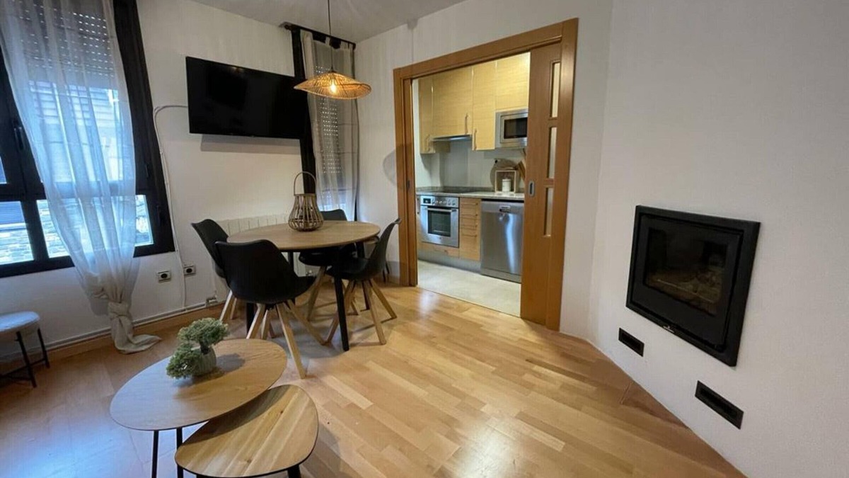 Villanua House | Charming 3-Floor Townhouse with Fireplace, Near Ski Resorts in Villanúa