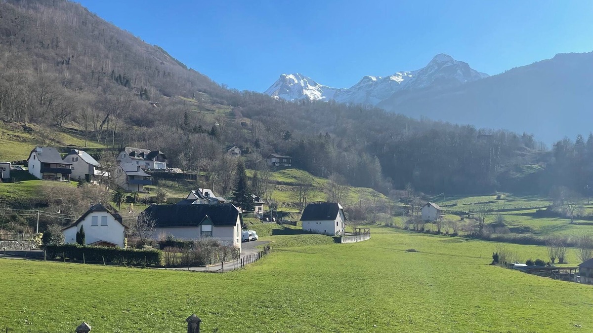 Beost House | Charming 3* gîte La maison Salanave SPA & garden village Béost vallée d'Ossau