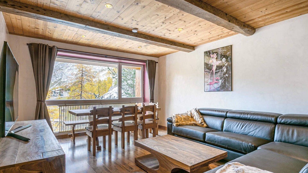 Le Cret Apartment | Charming 3-Room Apartment with WiFi, Ski Shuttle Access, Mountain Views
