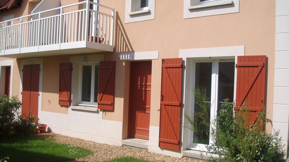 Port Guillaume Apartment | Charming 3-Room Cottage with Private Garden, Near Marina, Sleeps 6, Pet-Friendly, Pool Access