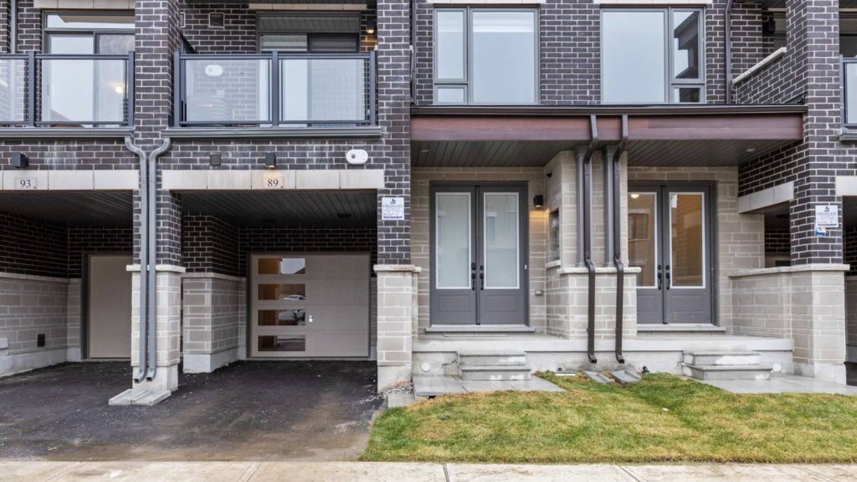 Vaughan House | Charming 3-Story Townhouse, Free Parking