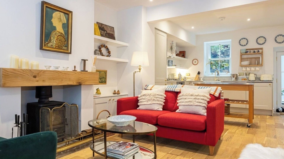 Macclesfield House | Charming 3B Cottage in Bollington