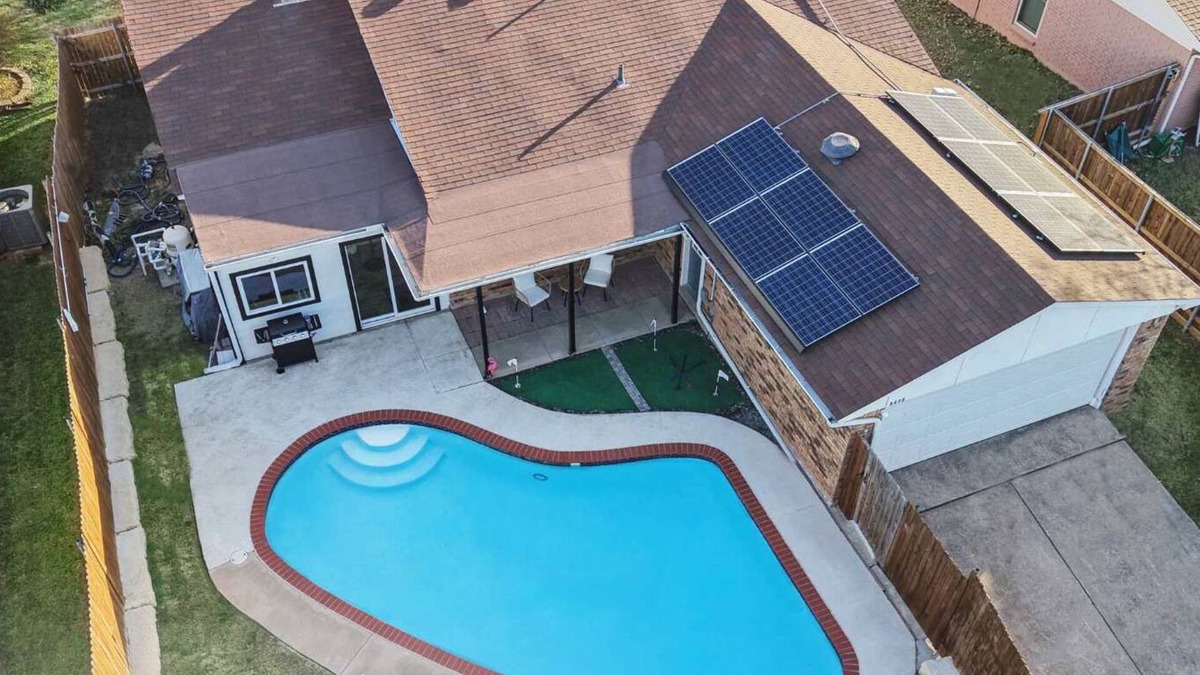 The Colony House | Charming 3BD 2BA Villa
