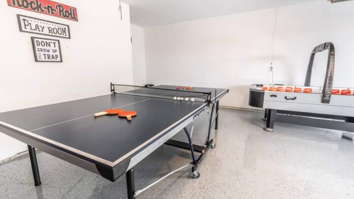 Allen Apartment | Charming 3bed Getaway - AIR Hockey - FAST WIFI
