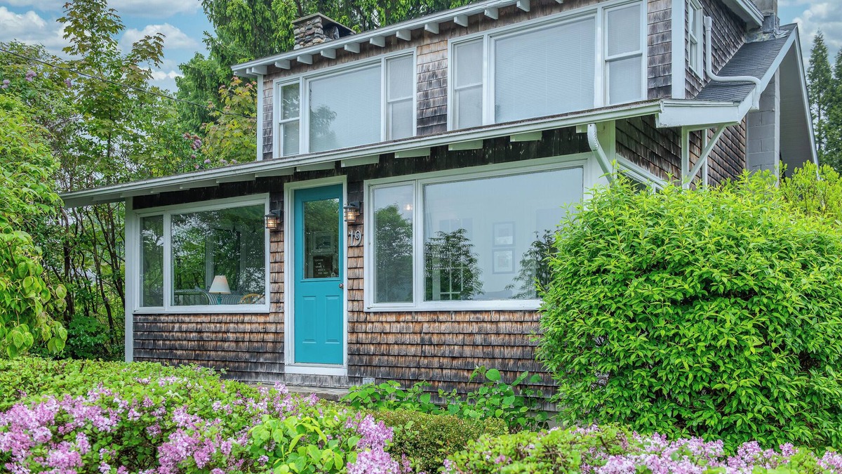 Mid-Coast and Islands House | Charming 3BR, 2.5BA home with access to Merriconeag Sound