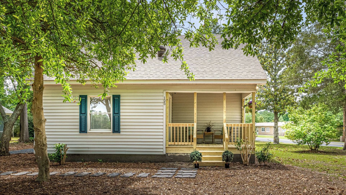 Old Town Cottage | Charming 3BR/2BA Cottage in the Village of Pinehurst –Walk to Almost Everything!