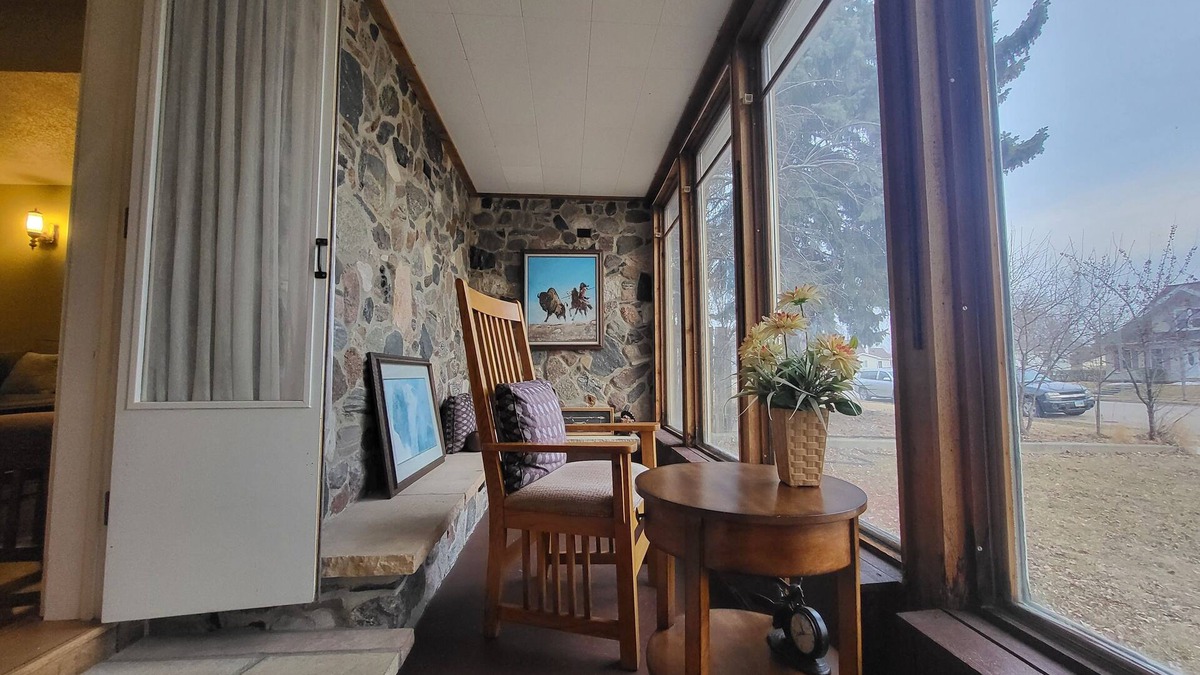 Devils Lake House | Charming 3BR/2BA Near Downtown – Book 2+ Nights, Get a Free Gift Card!