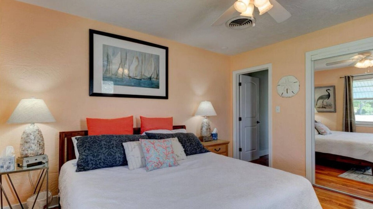 Holly Hill House | Charming 3BR BlueRiverBungalow, 6 min to Daytona Beach, 3 min drive to Pictona