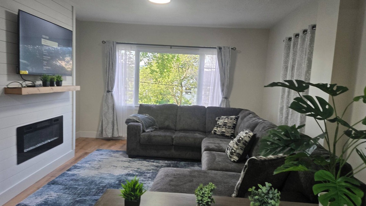Corning House | Charming 3BR Downtown Corning Home – Walk to Dinning, Museums & Market Street!