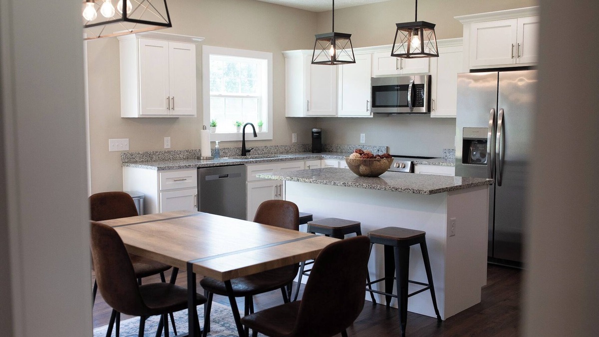 Elizabethtown House | Charming 3BR Getaway Near E-Town Sports Park - Wi-Fi + AC in Scenic Glendale