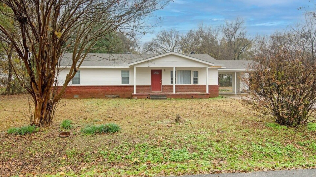 Poplar Grove House | Charming 3BR Home w/Private Yard