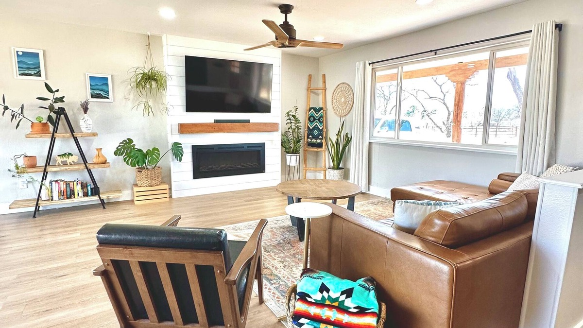 Cortez House | Charming 3BR In-Town Cortez Home w/Sauna & Mesa Views – Family & Pet-Friendly