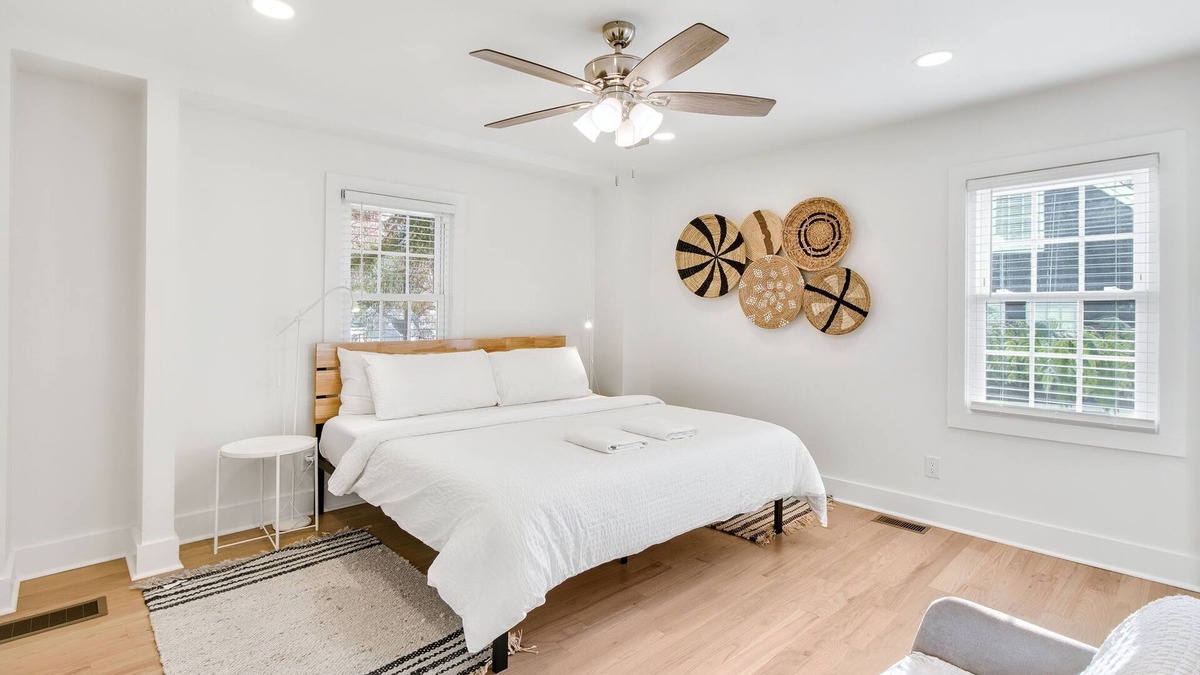 Buford Highway House | Charming 3BR Retreat: Live Like a Local in Chamblee!