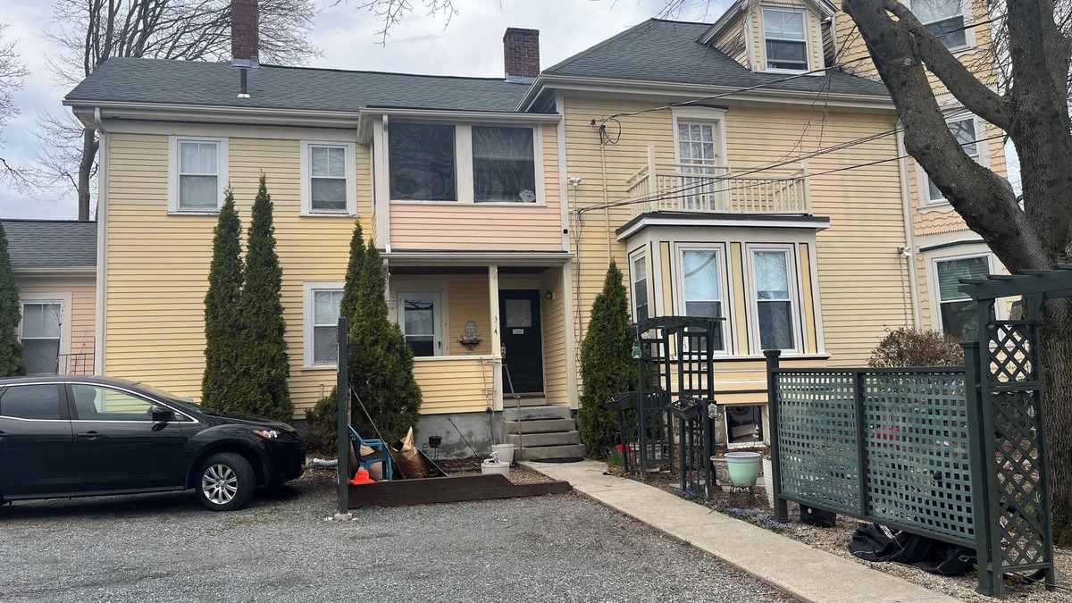 Norwood Apartment | Charming 3rd floor private loft space