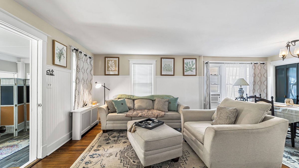 Trenton House | Charming 4-bed 2- Bath Home Close Proximity to Princeton Area and Sesame Place