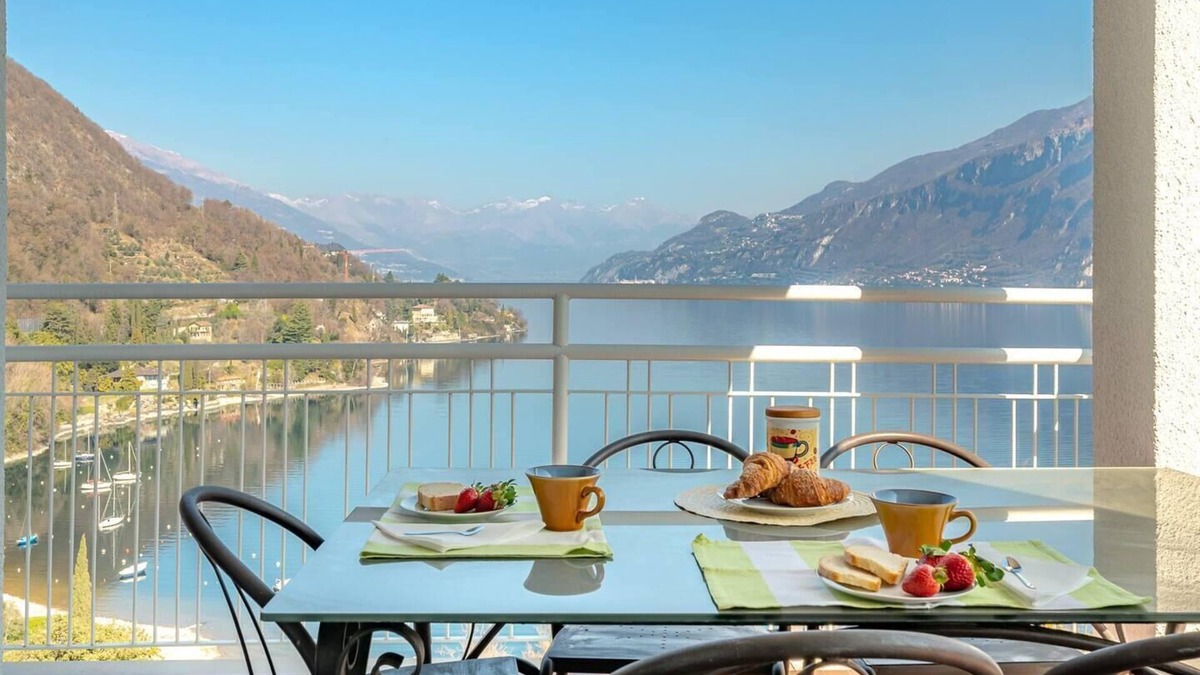 Limonta Apartment | Charming 4-Bed Apartment -Lake Views & Balconies