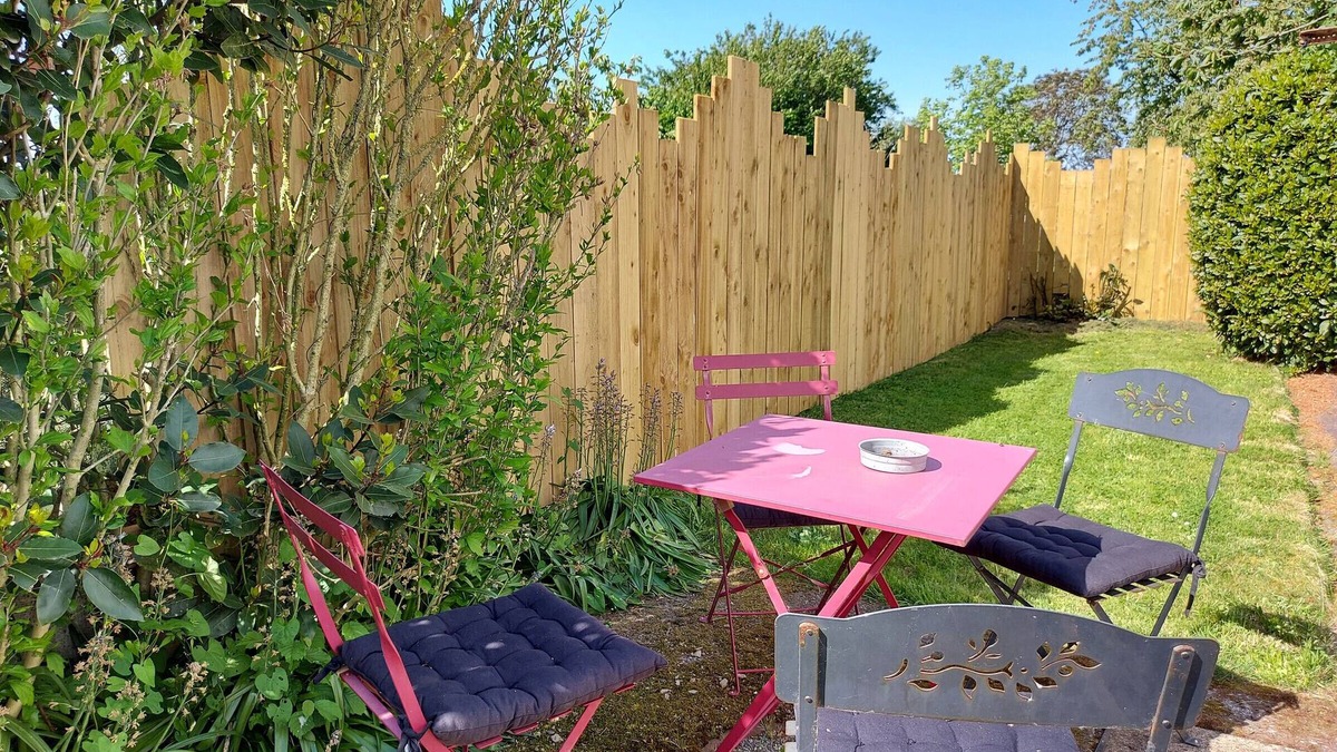 Courbeveille Cottage | Charming 4-Bed House with Garden, 10min from Laval, Ideal for Families and Professionals