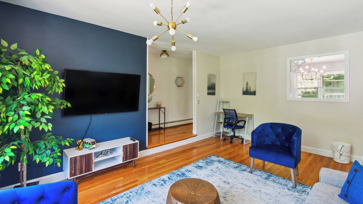 North Providence House | Charming 4-bedroom house with AC and WiFi in fabulous North Providence