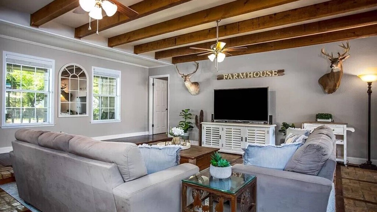 Fredericksburg Cottage | Charming 4-bedroom cottage, 4 BLOCKS OFF MAIN STREET!