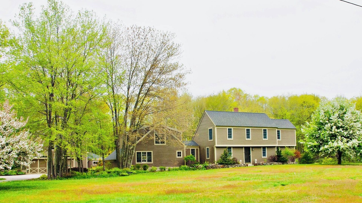 West Kennebunk House | Charming 4 bedroom fully equipped house.