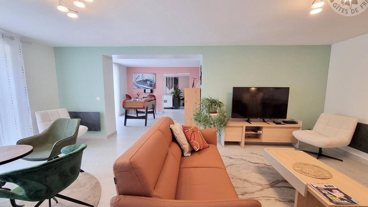 Viels-Maisons Cottage | Charming 4-Bedroom Cottage with Garden, Terrace, and Close to Disneyland Paris