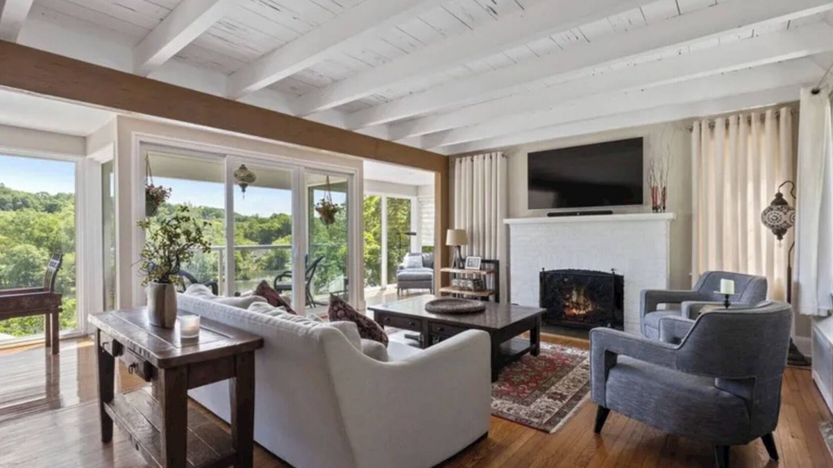 Pompton Lakes House | Charming 4-bedroom country house 40 minutes from NYC