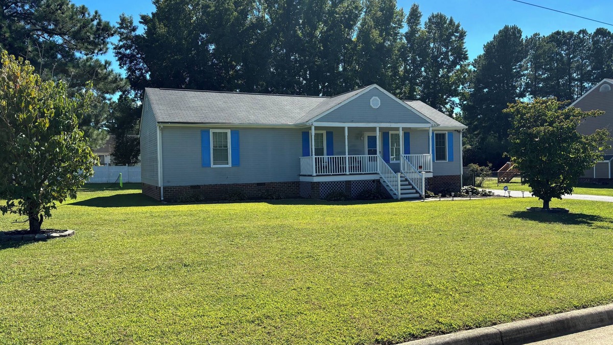 Petersburg House | Charming 4 bedroom 2 bathroom home in Prince George County.