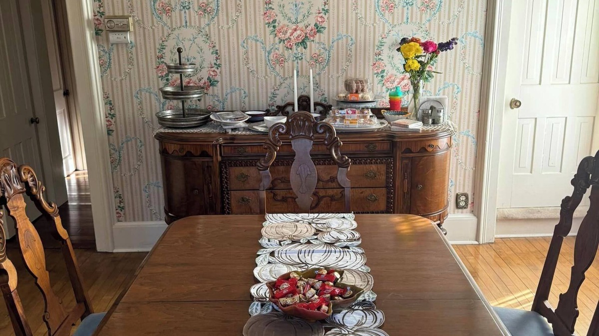 Monroe Bed & Breakfast | Charming 4-bedroom bed & breakfast in delightful Monroe with WiFi, AC